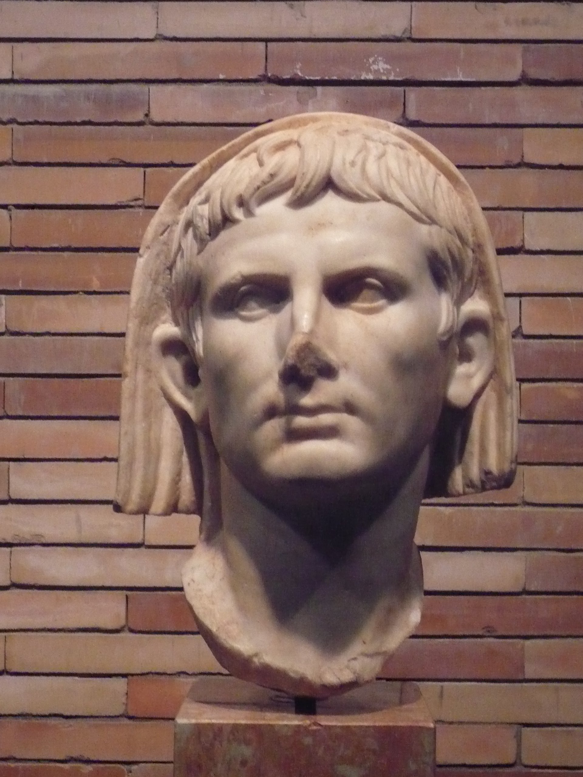 ) Museo Arte Romano Mérida Augusto togado 2